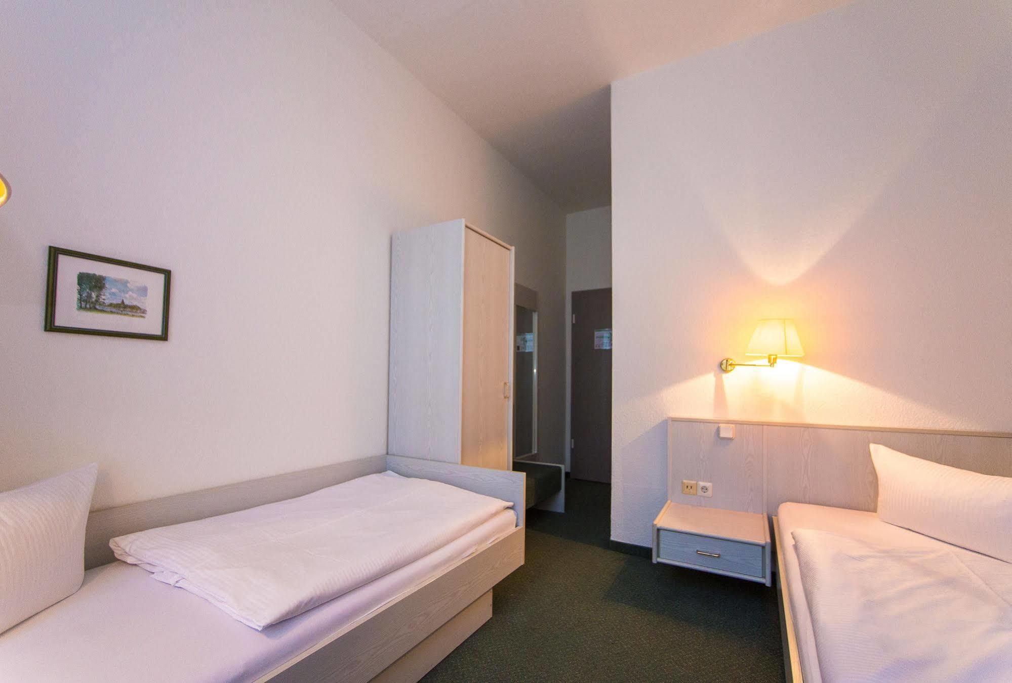 Hotel Weide Satow Extérieur photo